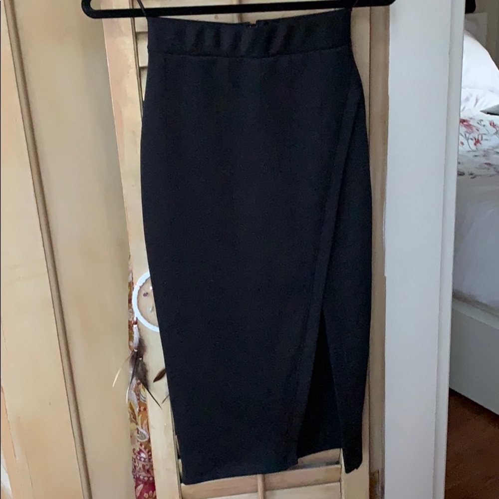 Black skirt with slit